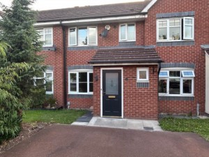 3 bedroom Mews to rent in Bury