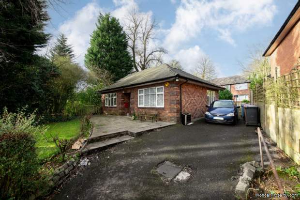 3 bedroom Detached for sale in Salford