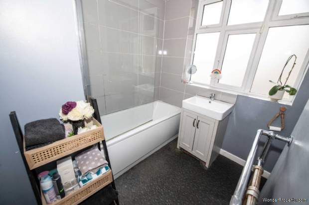 Additional Property Image 3 bedroom Detached for sale in Salford 18