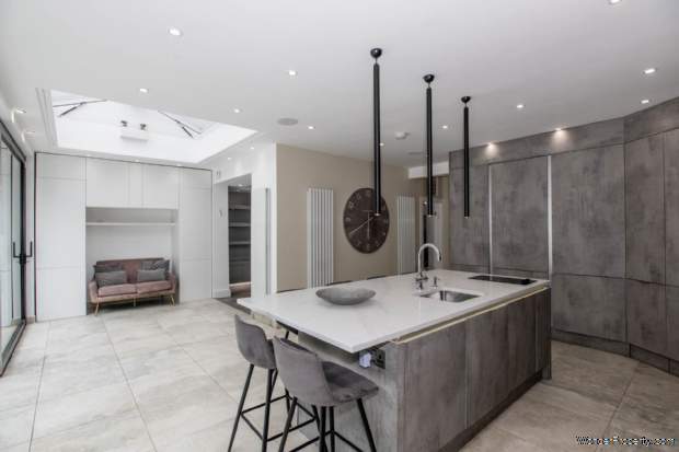 Additional Property Image 5 bedroom Semi Detached for sale in Salford 10