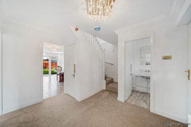 Additional Property Image 6 bedroom Detached for sale in Manchester 4