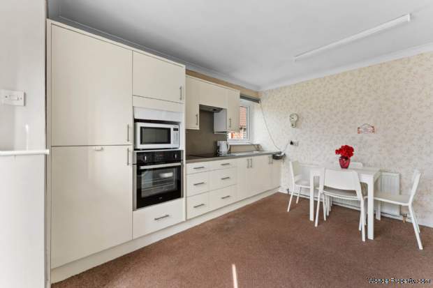 Additional Property Image 3 bedroom Bungalow for sale in Bury 9
