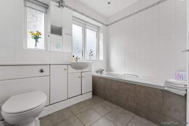 Additional Property Image 3 bedroom Bungalow for sale in Bury 16