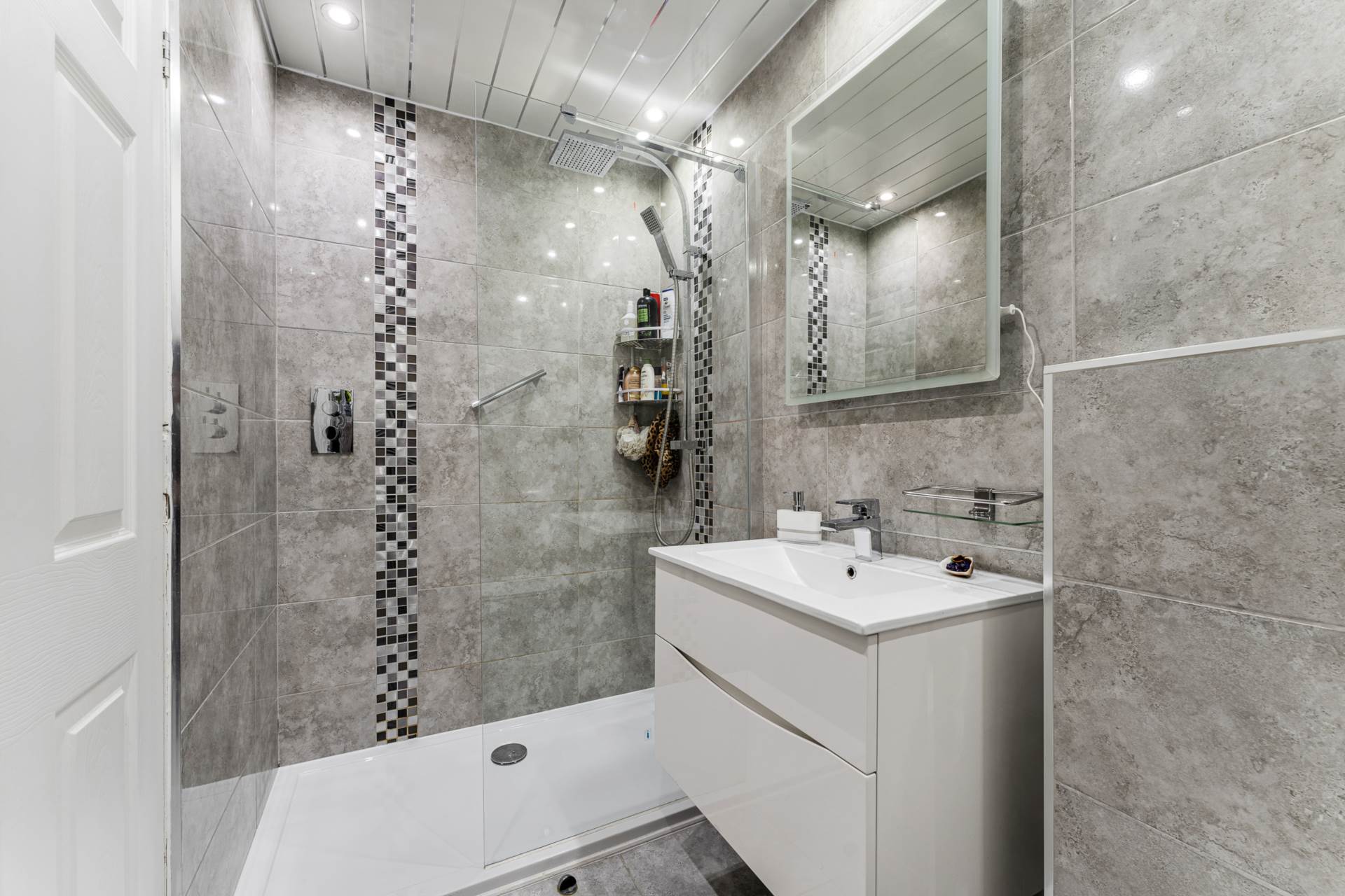 Additional Property Image 2 bedroom Apartment for sale in Salford 19