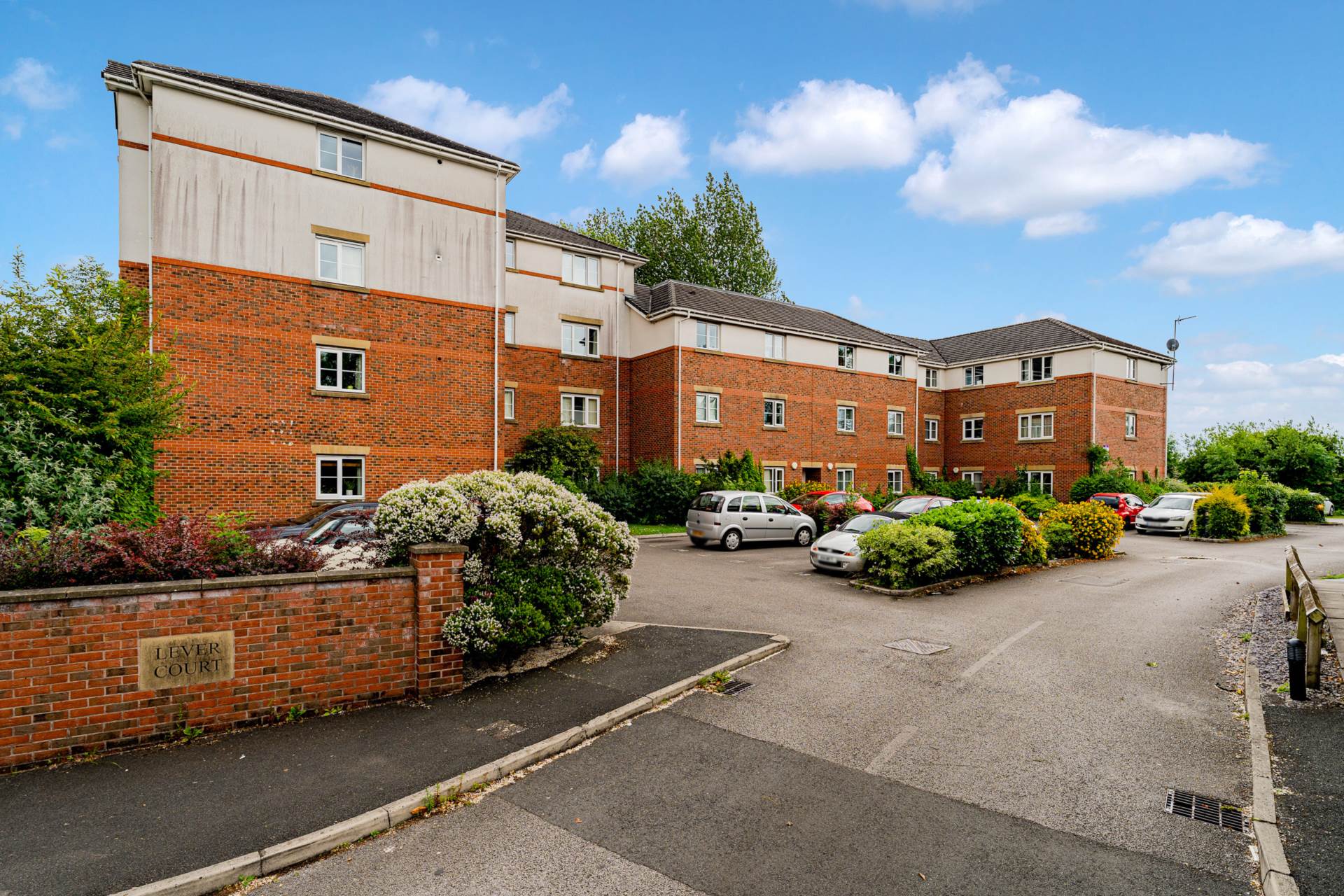Additional Property Image 2 bedroom Flat for sale in Salford 14