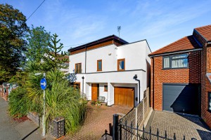 7 bedroom Detached for sale in Manchester