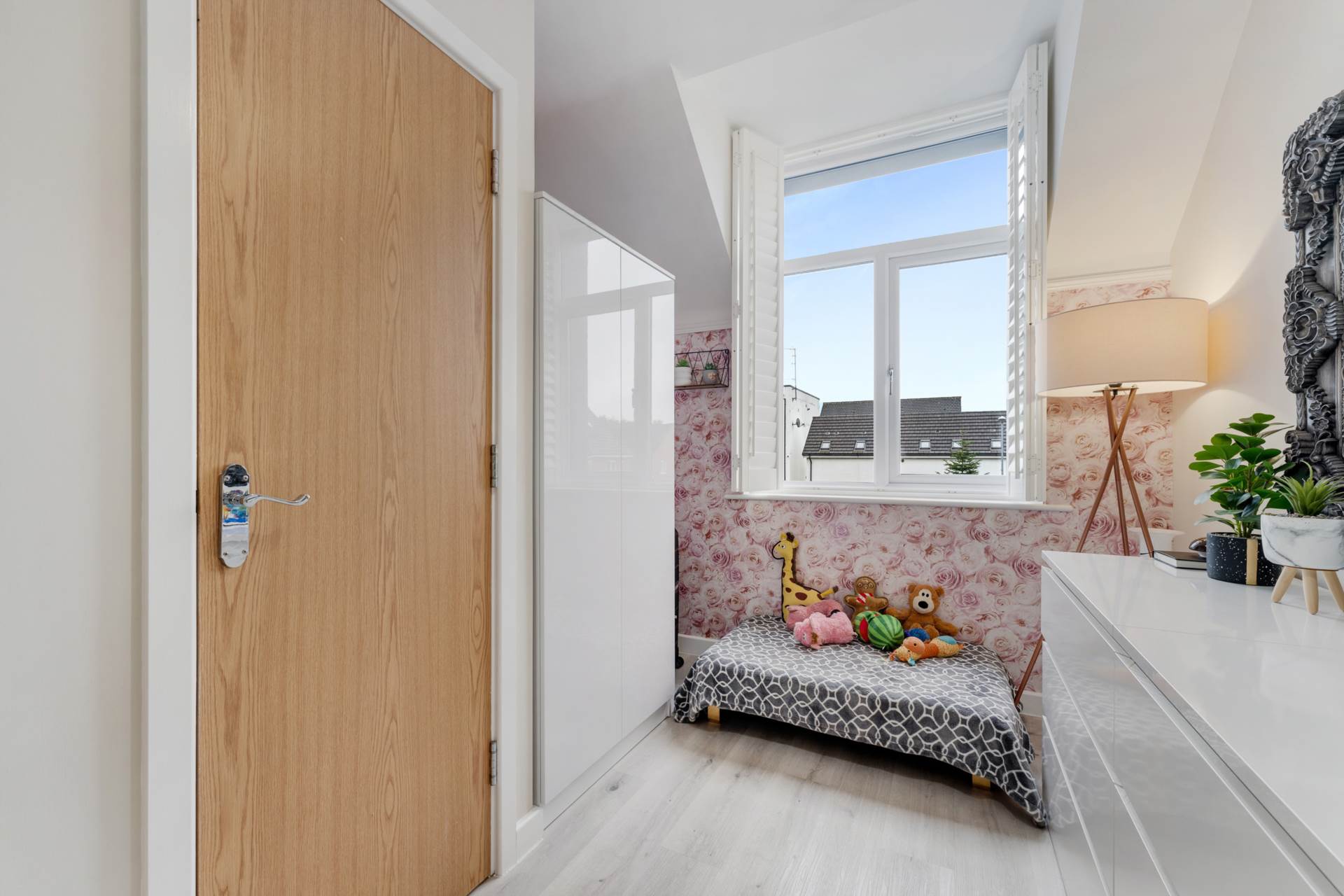 Additional Property Image 2 bedroom Detached to rent in Salford 13