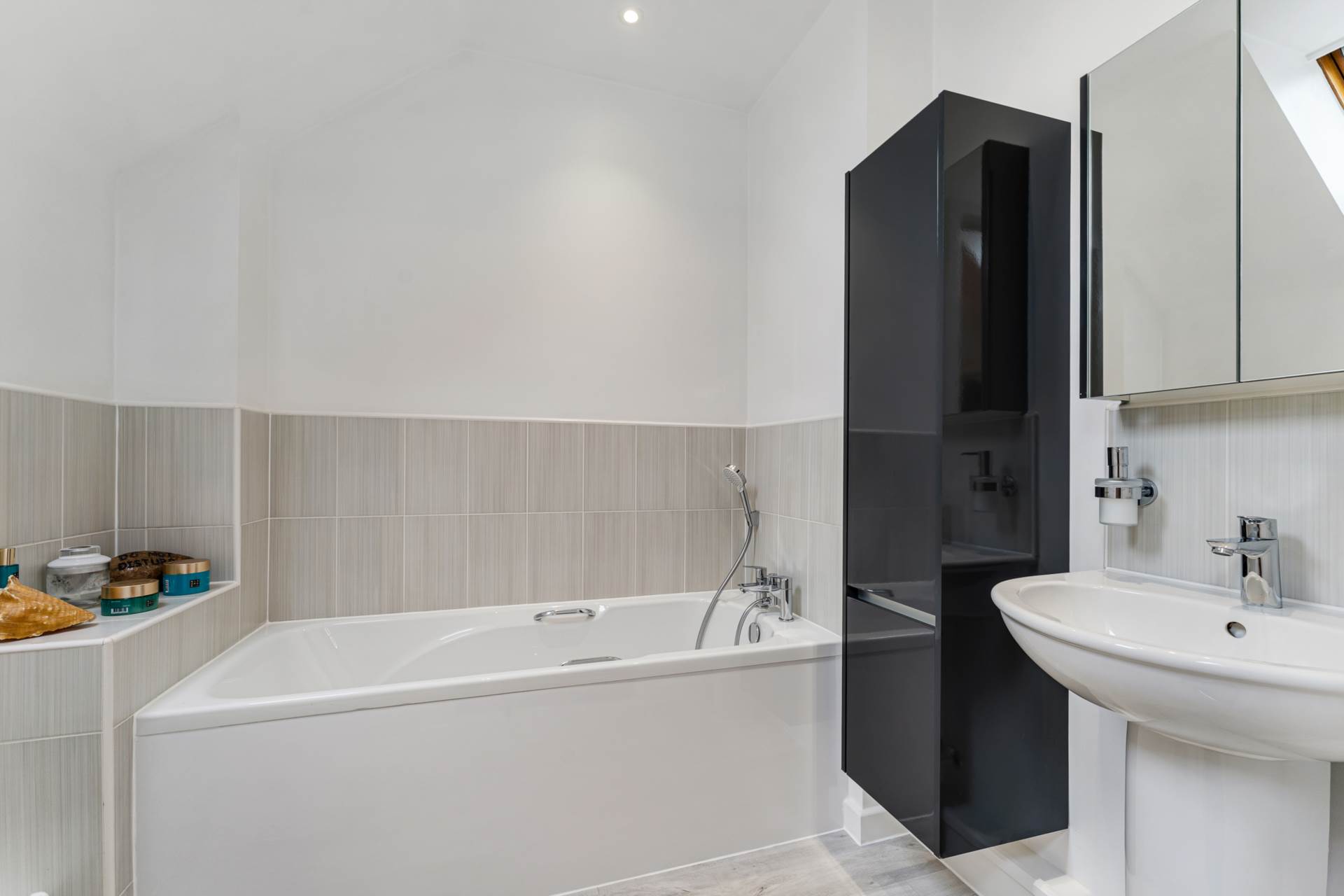 Additional Property Image 2 bedroom Detached to rent in Salford 15