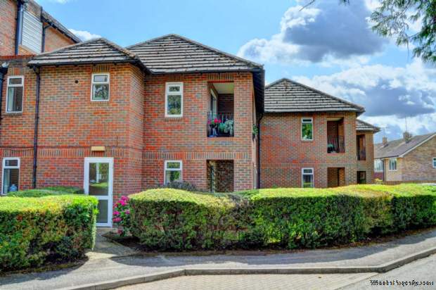 1 bedroom Flat for sale in Marlow