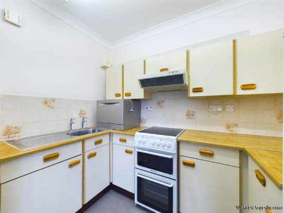 Additional Property Image 1 bedroom Flat for sale in Marlow 4