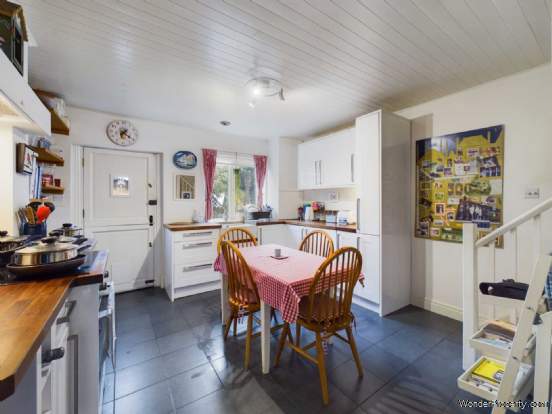 Additional Property Image 2 bedroom End of Terrace for sale in Marlow 3