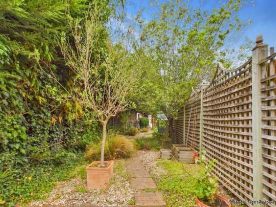 Additional Property Image 2 bedroom End of Terrace for sale in Marlow 10