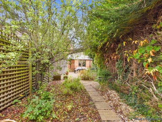 Additional Property Image 2 bedroom End of Terrace for sale in Marlow 11