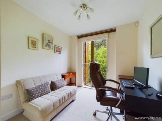 Additional Property Image 2 bedroom Apartment for sale in Maidenhead 12