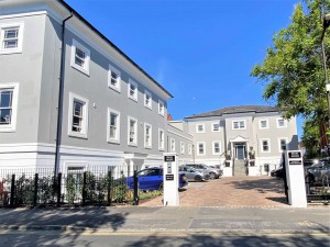 2 bedroom Apartment to rent in Marlow