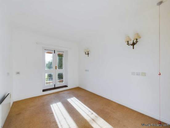 Additional Property Image 2 bedroom Flat for sale in Marlow 5