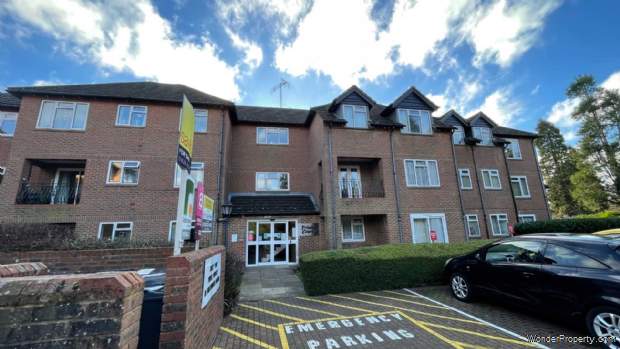 Additional Property Image 2 bedroom Flat for sale in Marlow 10