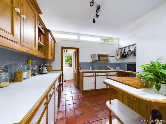 Additional Property Image 2 bedroom Cottage for sale in Marlow 6