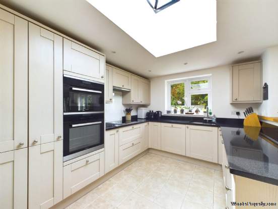 Additional Property Image 4 bedroom Detached for sale in Frieth 11