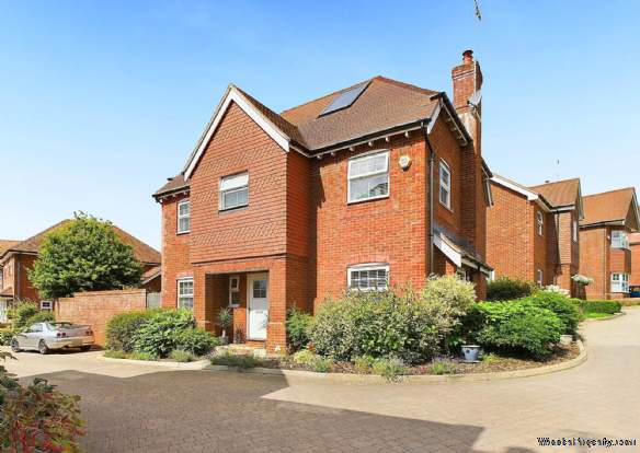 5 bedroom Detached for sale in Marlow
