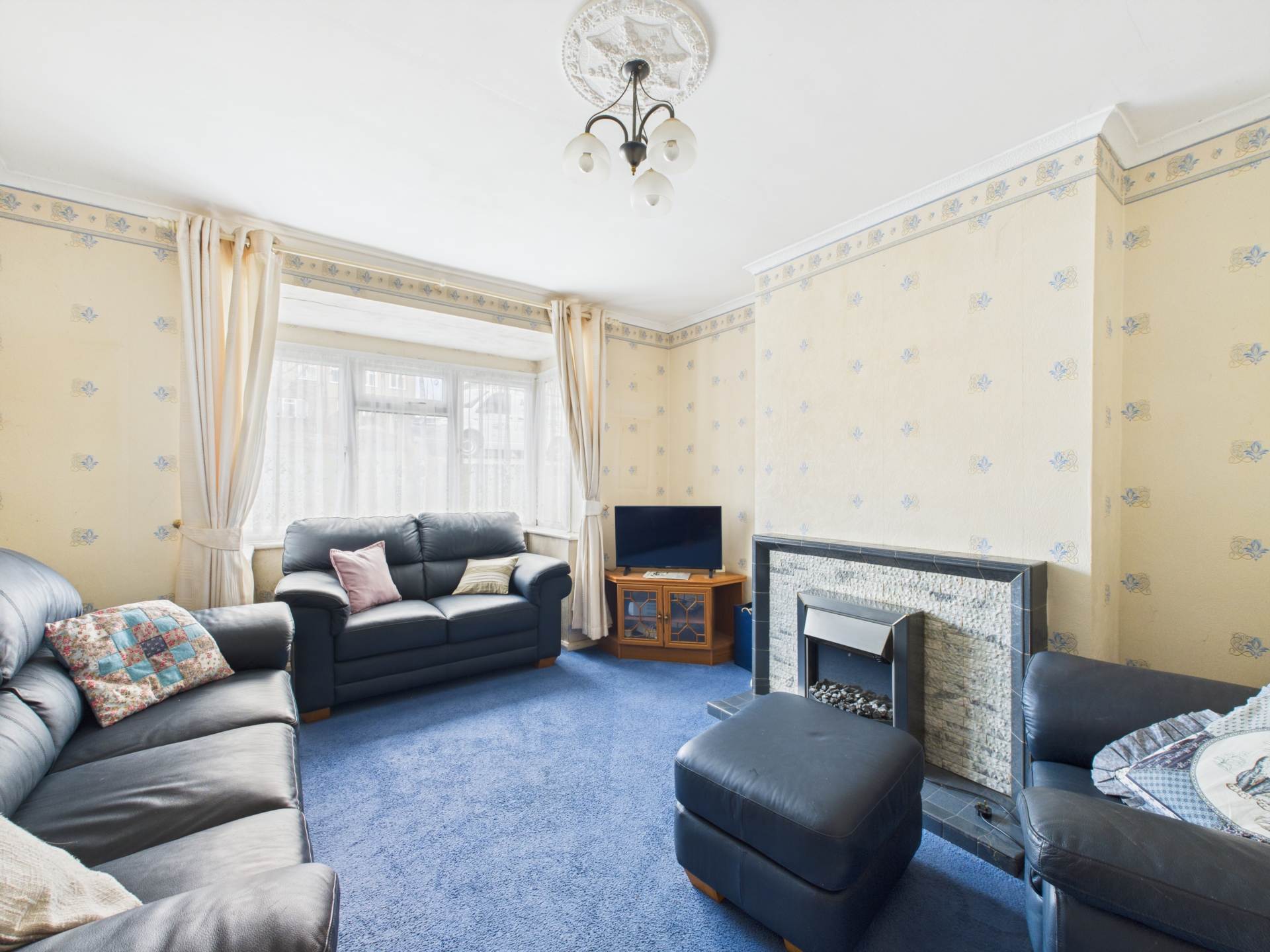 Additional Property Image 3 bedroom Semi Detached for sale in Marlow 2