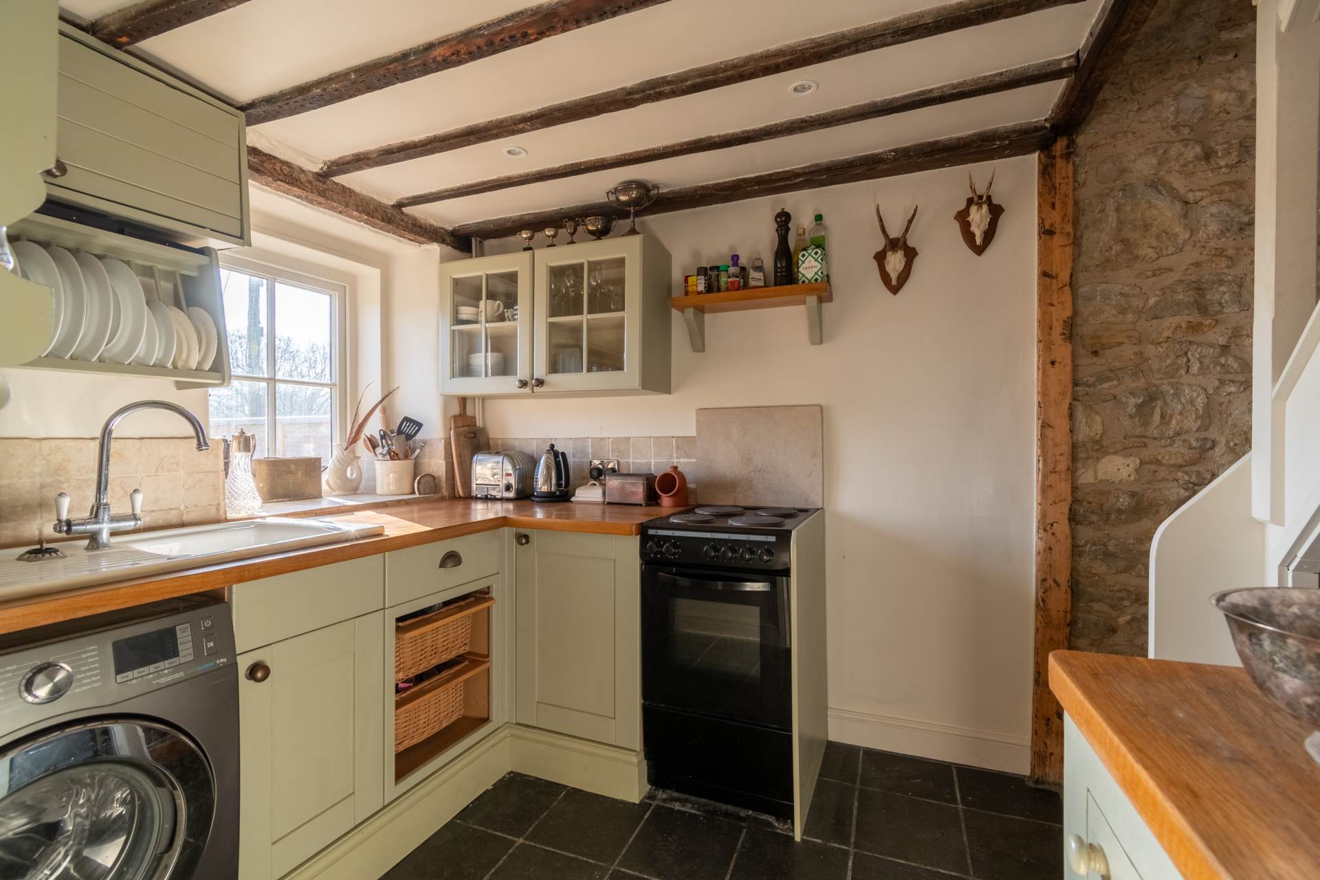 Additional Property Image 2 bedroom Terraced to rent in Bath 8