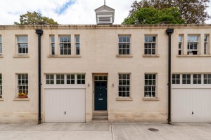 2 bedroom House for sale in Bath