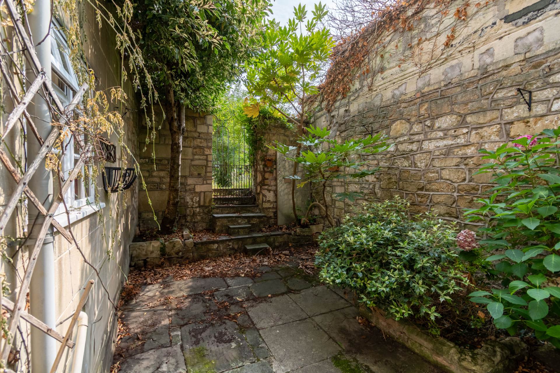 Additional Property Image 2 bedroom Apartment for sale in Bath 17