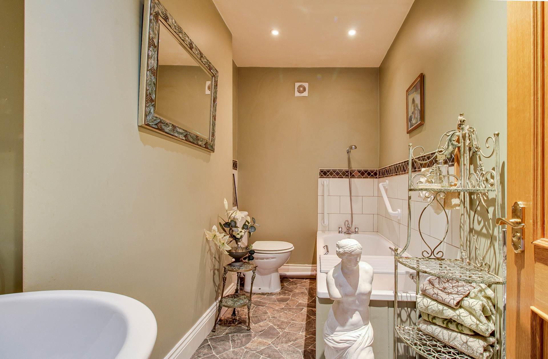 Additional Property Image 2 bedroom Apartment for sale in Lewes 11