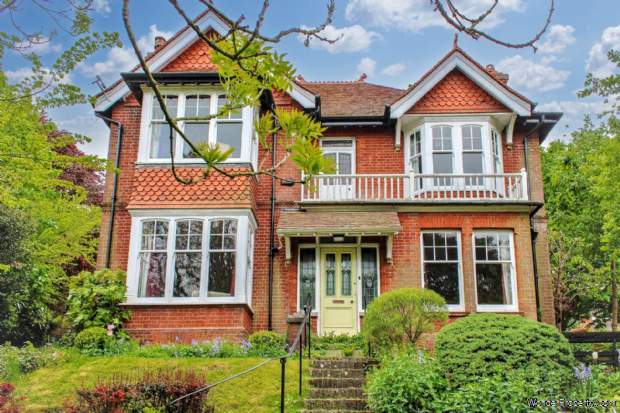 4 bedroom Detached for sale in Lewes