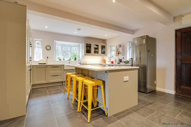 Additional Property Image 4 bedroom Detached for sale in Lewes 6