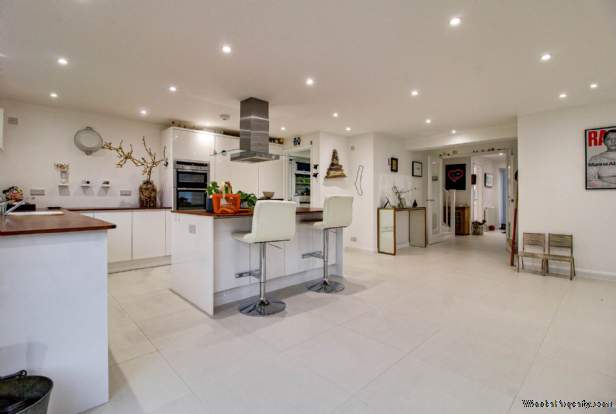 Additional Property Image 4 bedroom Detached for sale in Lewes 6