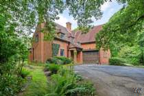 5 bedroom Detached for sale in Lewes
