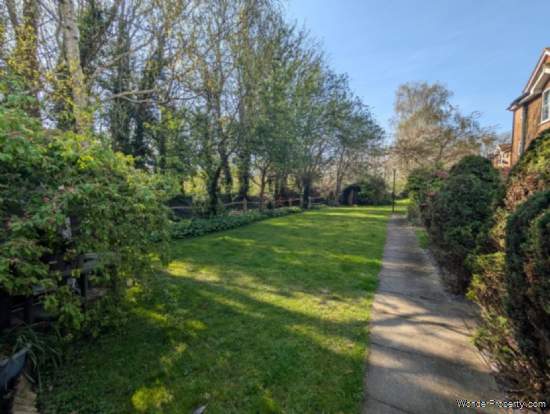 Additional Property Image 3 bedroom Apartment for sale in Lewes 10