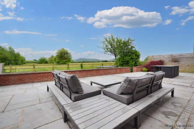 Additional Property Image 6 bedroom Detached for sale in Tewkesbury 9