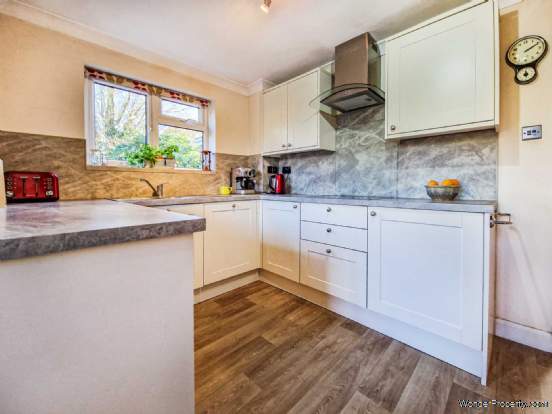 Additional Property Image 3 bedroom Detached for sale in Gloucester 10