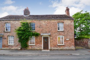 3 bedroom Semi Detached for sale in Tewkesbury