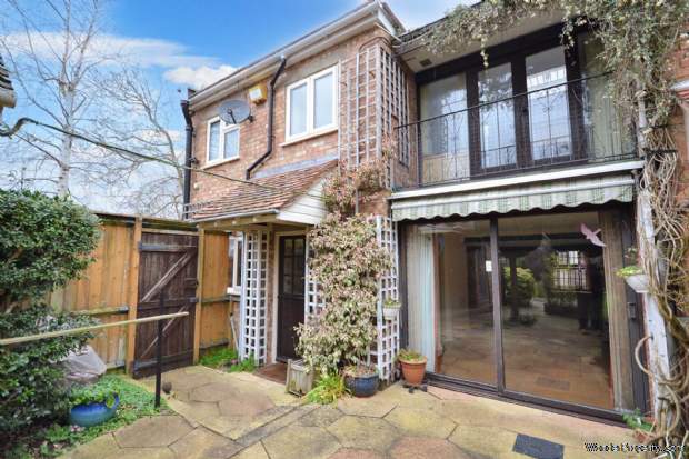 Additional Property Image 3 bedroom Semi Detached for sale in Tewkesbury 9