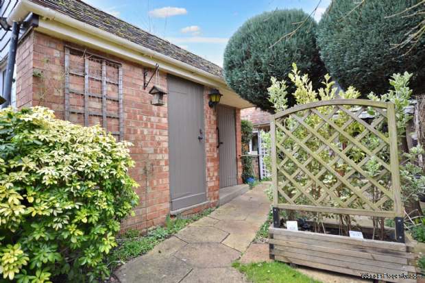 Additional Property Image 3 bedroom Semi Detached for sale in Tewkesbury 10