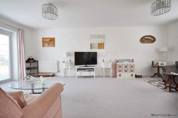 Additional Property Image 5 bedroom Detached for sale in Cheltenham 20