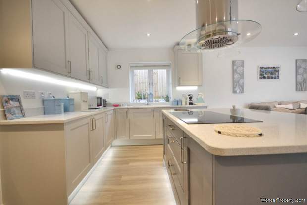 Additional Property Image 5 bedroom Detached for sale in Cheltenham 15