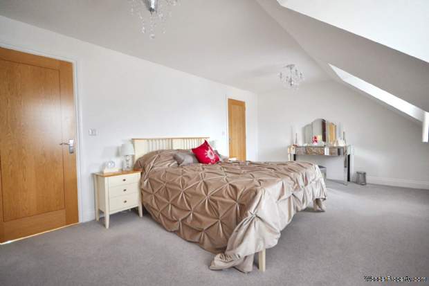 Additional Property Image 5 bedroom Detached for sale in Cheltenham 3