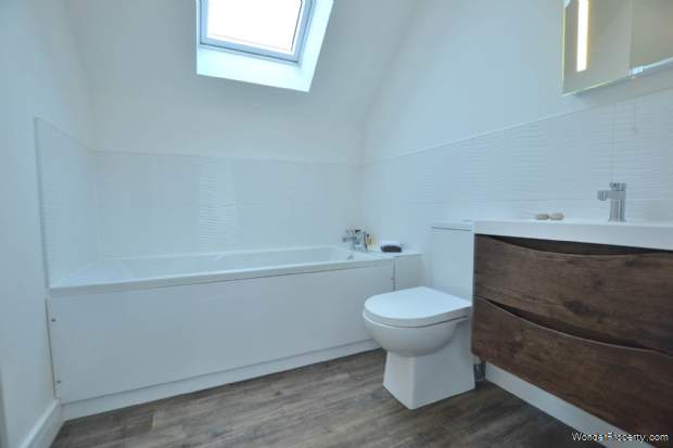 Additional Property Image 4 bedroom Detached for sale in Tewkesbury 9
