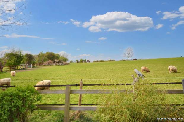 Additional Property Image 4 bedroom House for sale in Tewkesbury 2