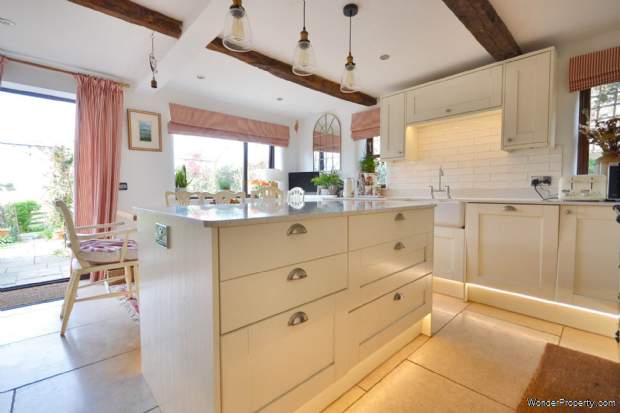Additional Property Image 4 bedroom House for sale in Tewkesbury 4