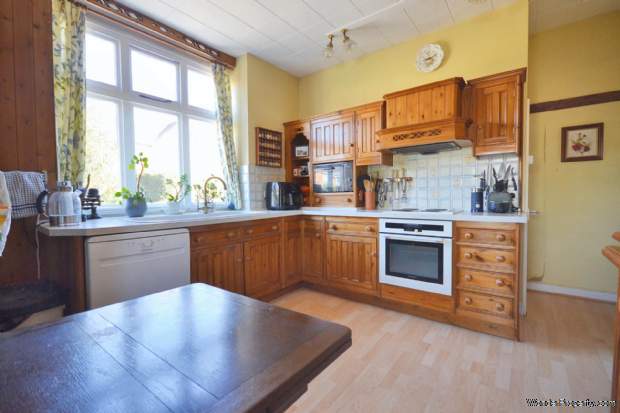 Additional Property Image 4 bedroom Detached for sale in Tewkesbury 9