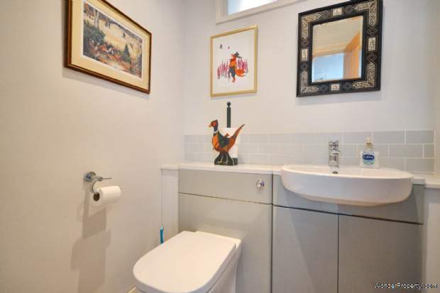 Additional Property Image 5 bedroom Detached for sale in Pershore 10