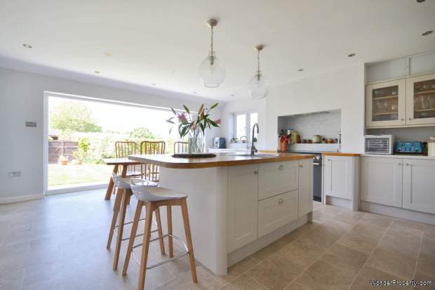Additional Property Image 5 bedroom Detached for sale in Pershore 12