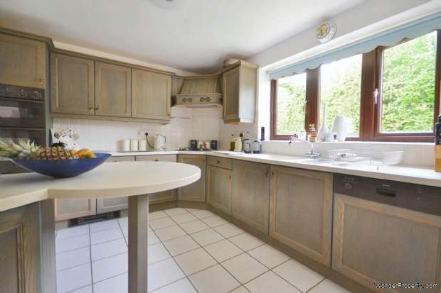 Additional Property Image 5 bedroom Detached for sale in Worcester 9