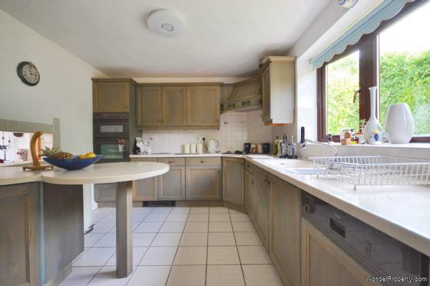 Additional Property Image 5 bedroom Detached for sale in Worcester 10